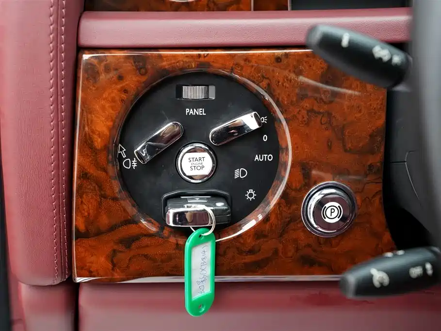 Rolls-Royce Phantom 2013 — фото 17
