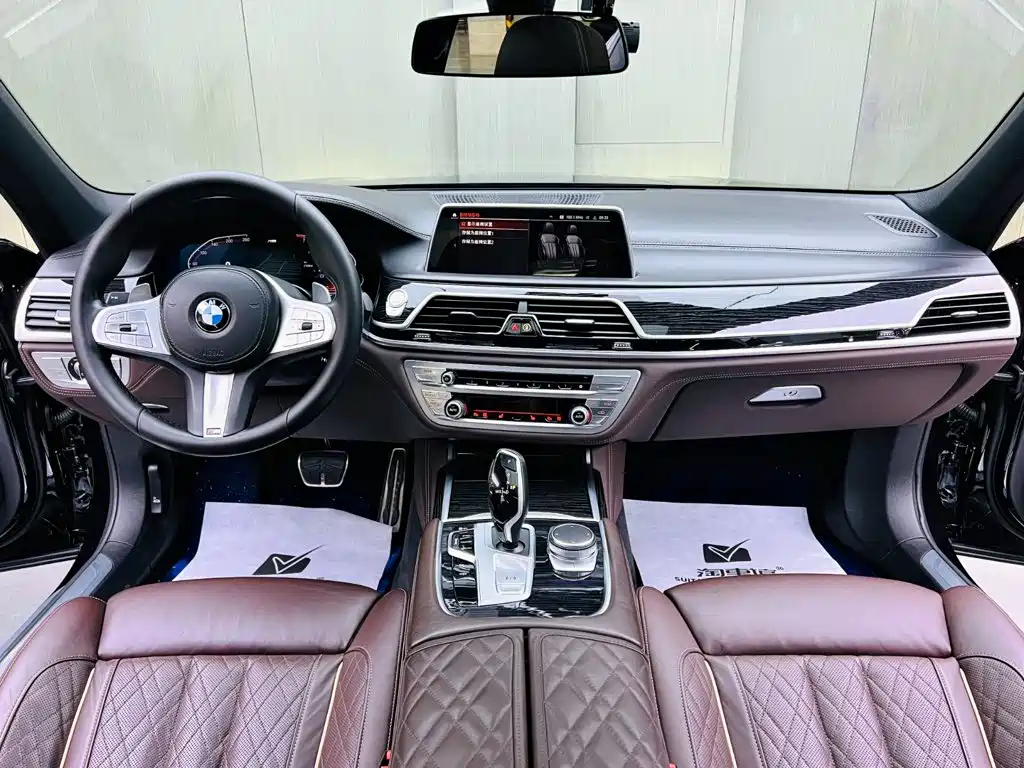 BMW 7 Series 2021 — фото 9