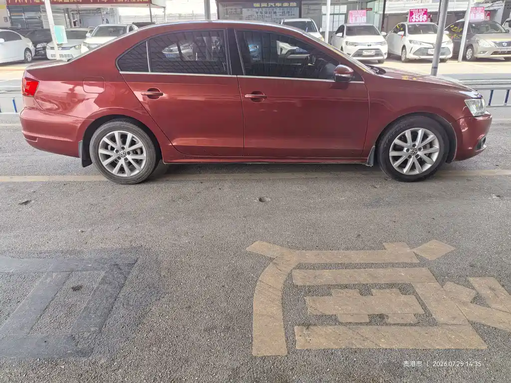 Volkswagen Sagitar 2013