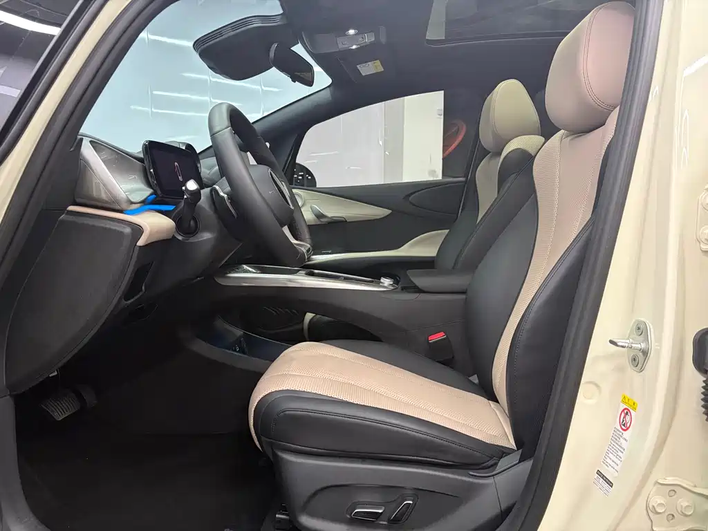 BYD Dolphin 2025