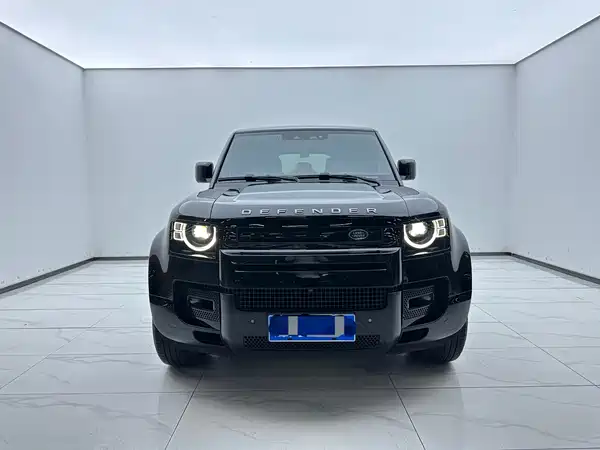 Land Rover Defender 2021