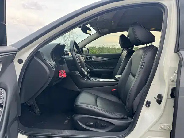 Infiniti Q50L 2015