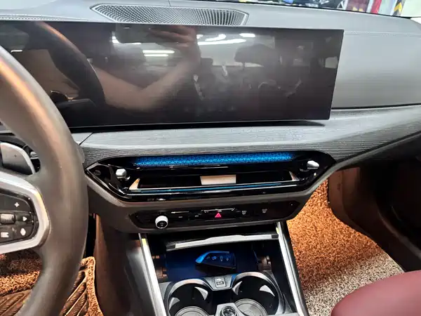 BMW 3 Series 2025
