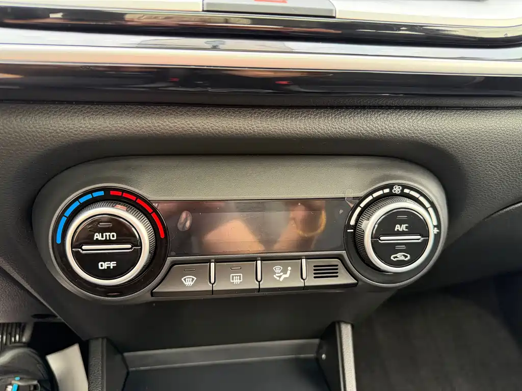 Kia KX1 2022 — фото 11