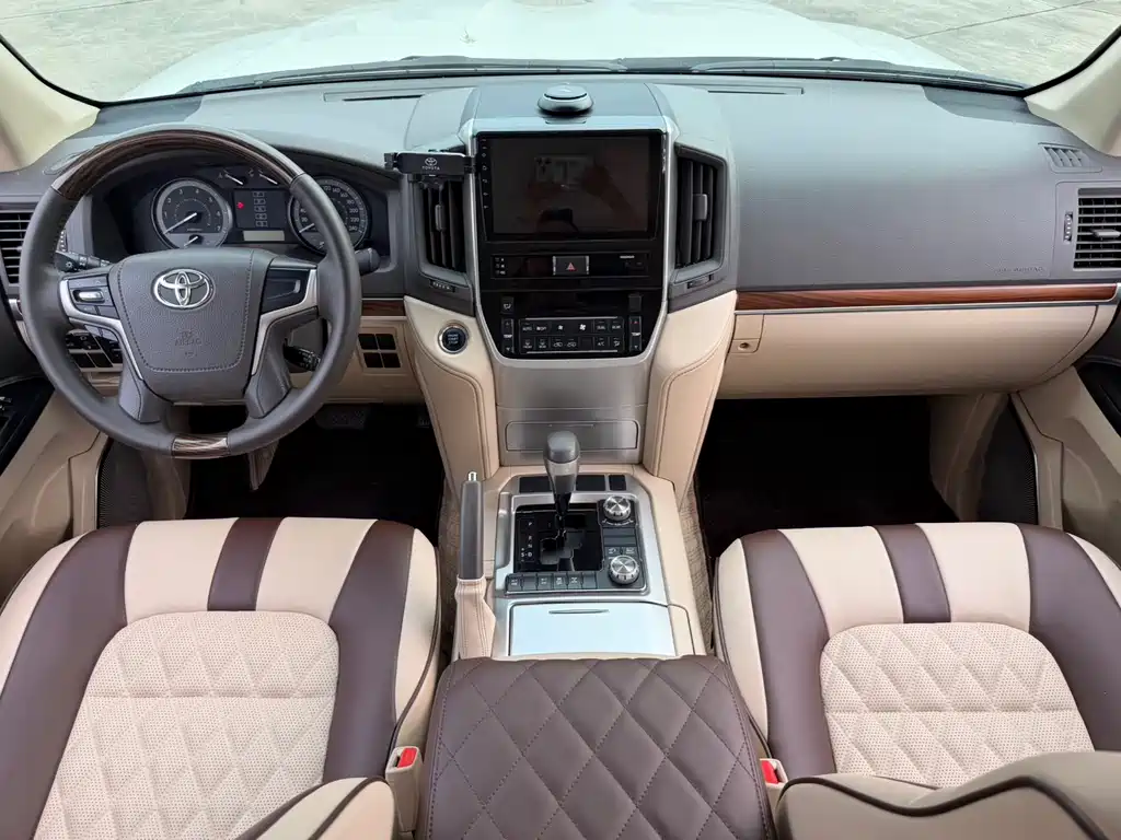 Toyota Land Cruiser 2019 — фото 6