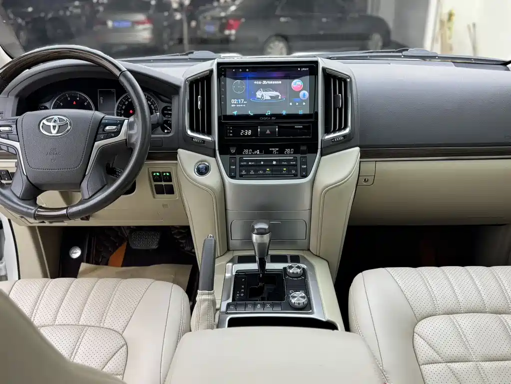 Toyota Land Cruiser 2019 — фото 6
