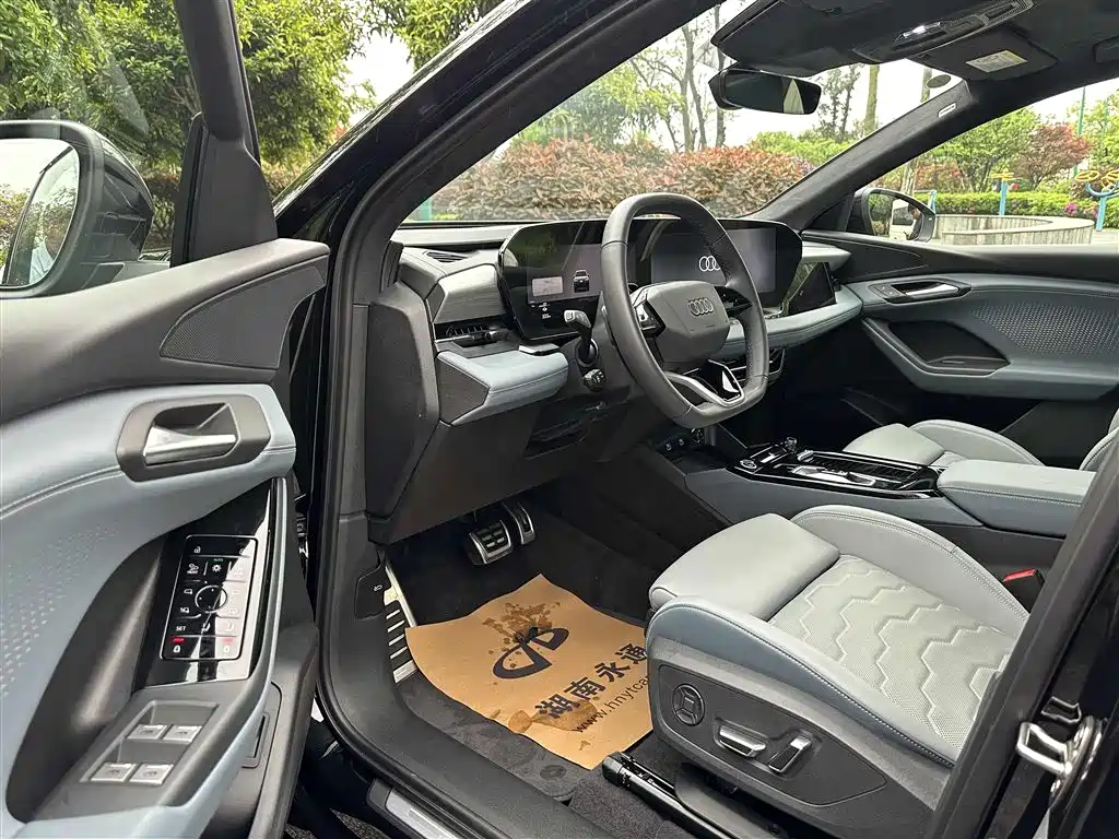 Audi Q6L e-tron 2025 — фото 10