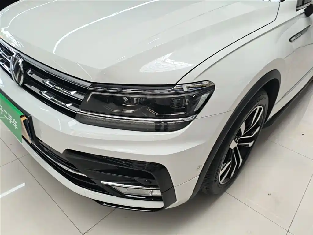 Volkswagen Tiguan L 2021 — фото 24