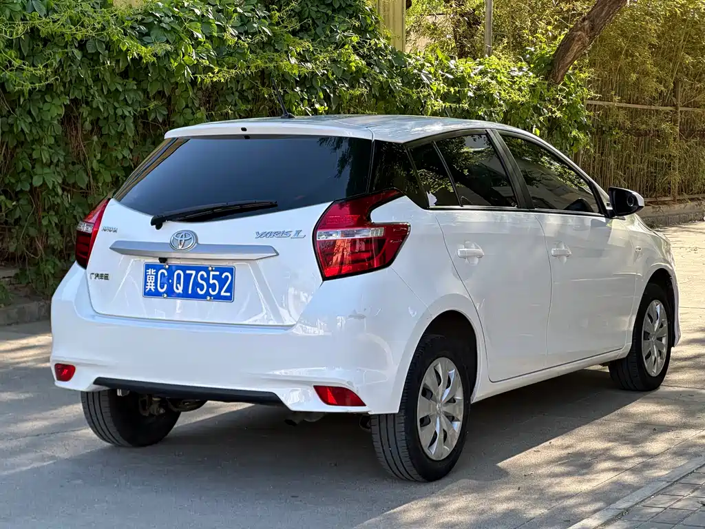Toyota Yaris L 2017 — фото 4