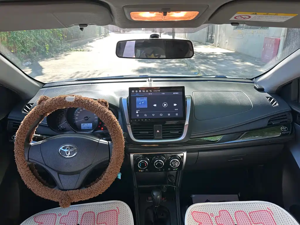 Toyota Yaris L 2017 — фото 15