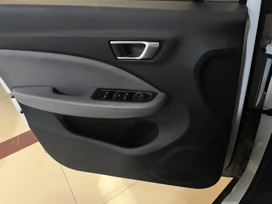 Leapmotor T03 2024 — фото 7