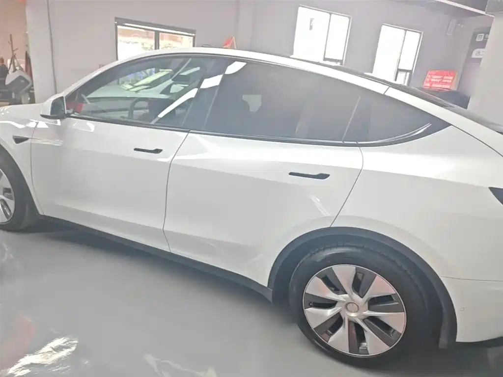 Tesla Model Y 2022 — фото 5