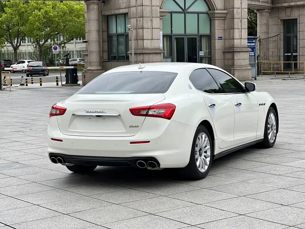 Maserati Ghibli 2018 — фото 11