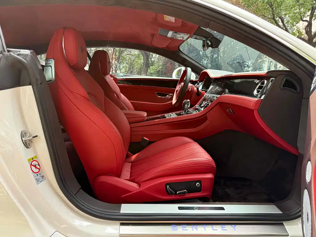 Bentley Continental 2021