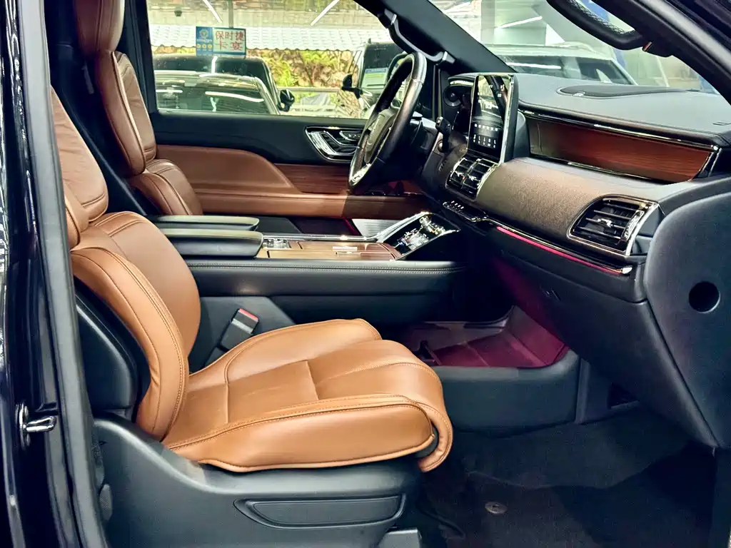 Lincoln Navigator 2019 — фото 9