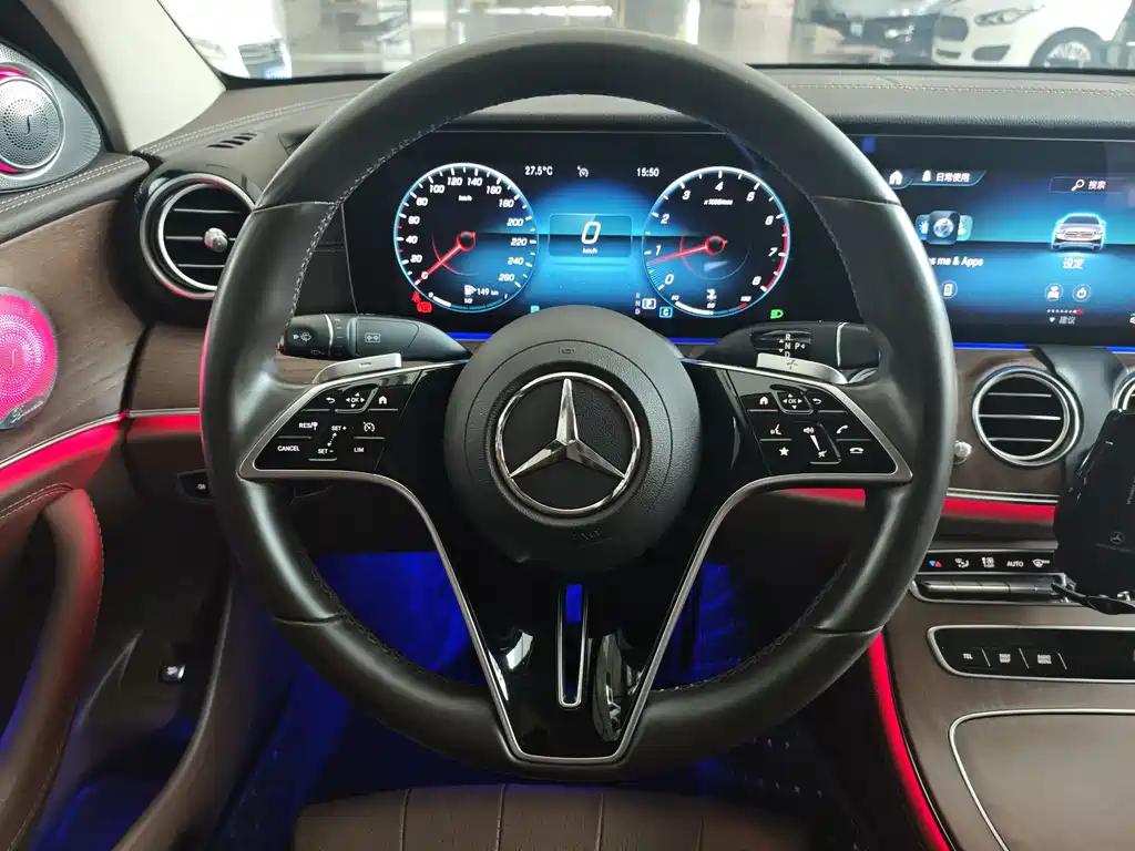 Mercedes-Benz E-Class 2022 — фото 13