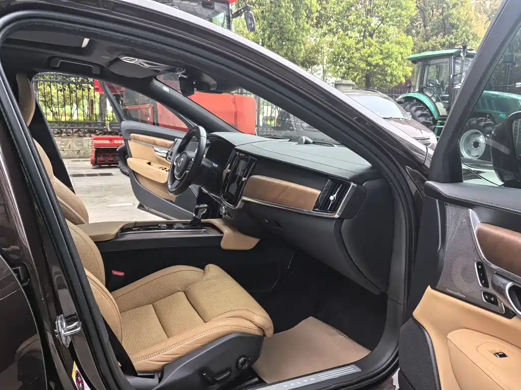 Volvo S90 2017 — фото 18