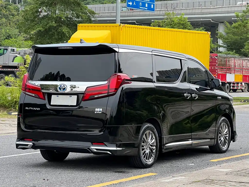 Toyota Alphard 2021 — фото 7