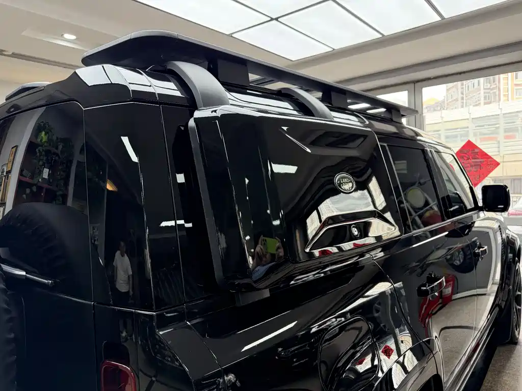 Land Rover Defender 2023 — фото 21
