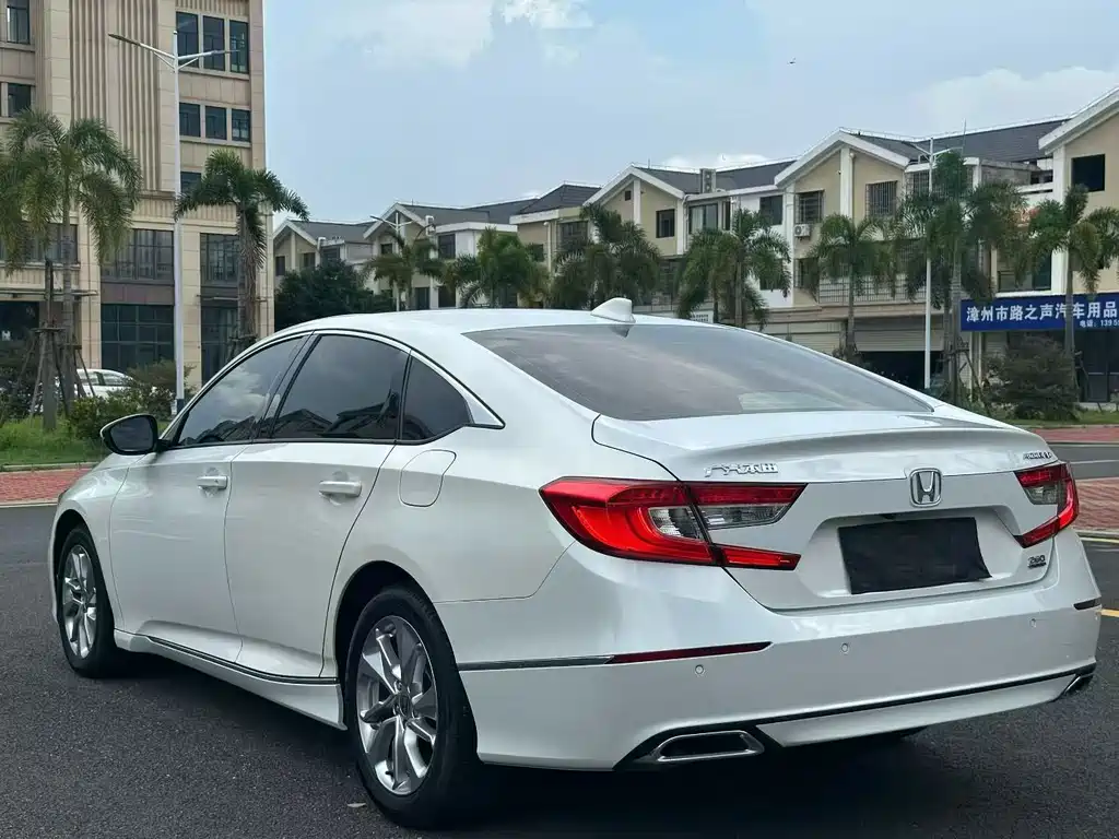 Honda Accord 2018 — фото 4
