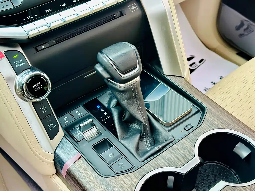 Toyota Land Cruiser 2025 — фото 10