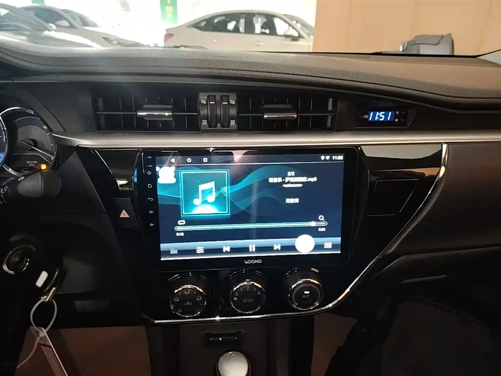 Toyota Corolla 2017 — фото 13