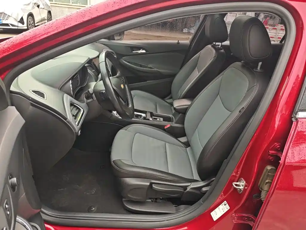 Chevrolet Cruze 2018 — фото 15