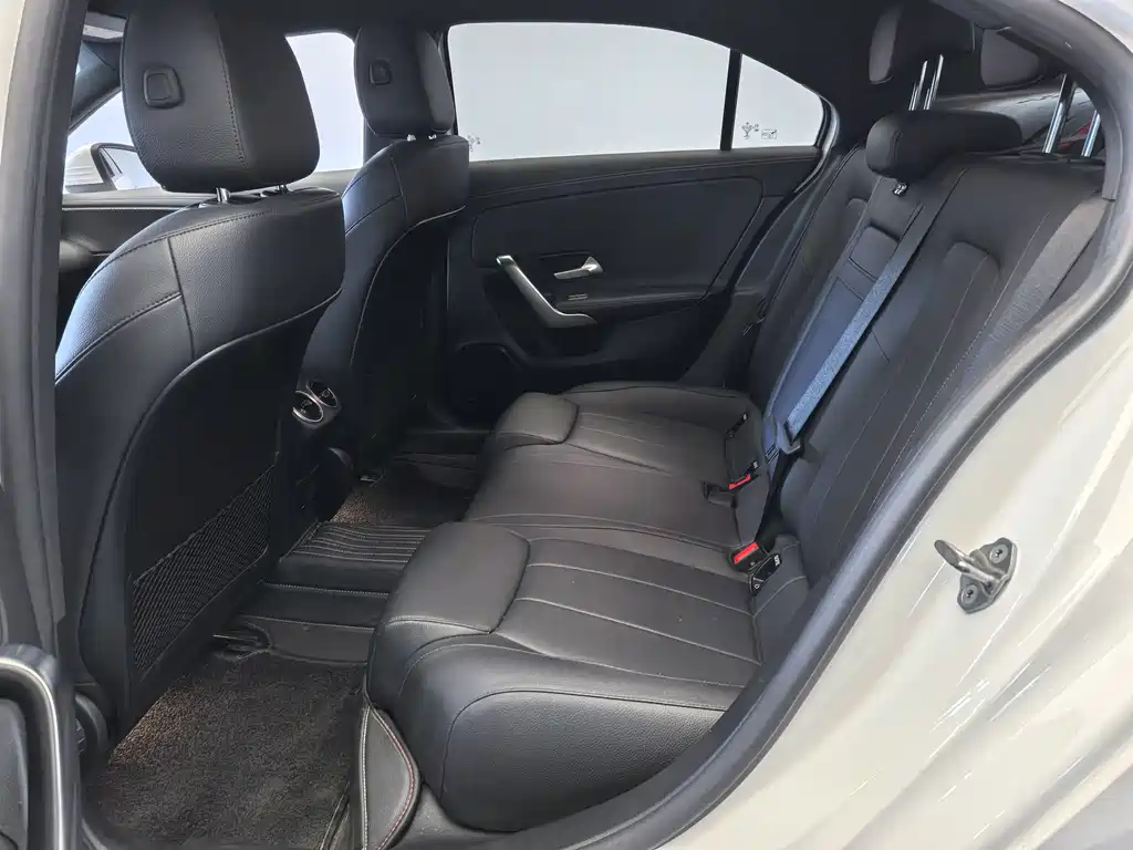 Mercedes-Benz A-Class 2022 — фото 15