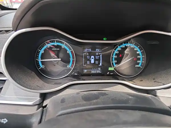 Geely Emgrand 2022