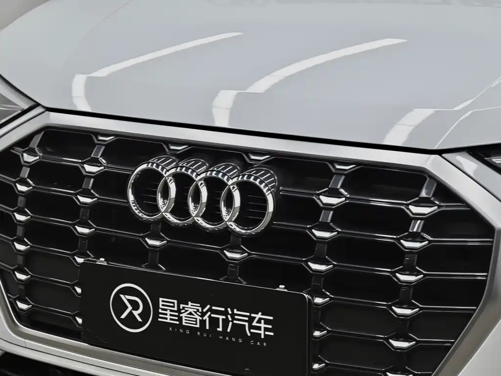 Audi Q3 2019 — фото 28