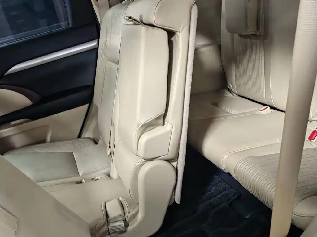 Toyota Highlander 2016 — фото 10