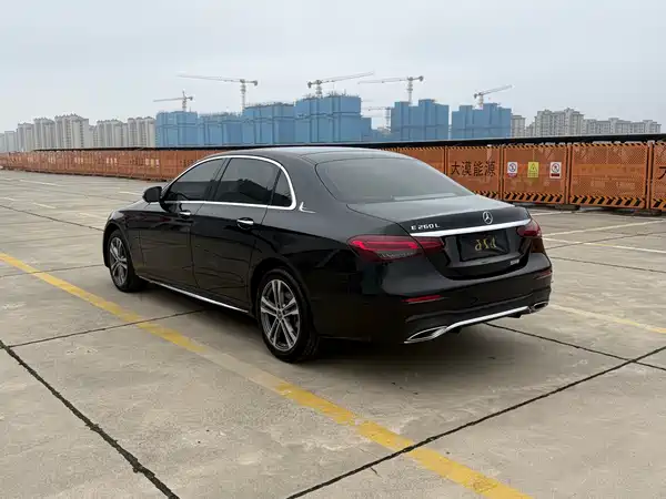 Mercedes-Benz E-Class 2022