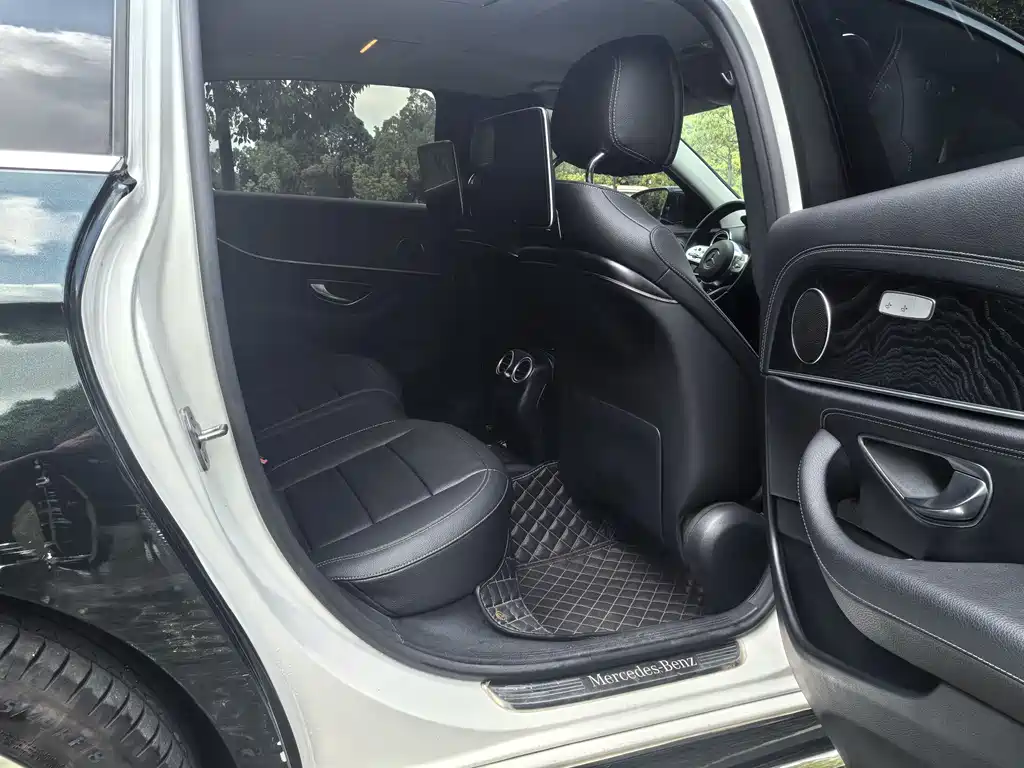Mercedes-Benz E-Class 2019 — фото 26