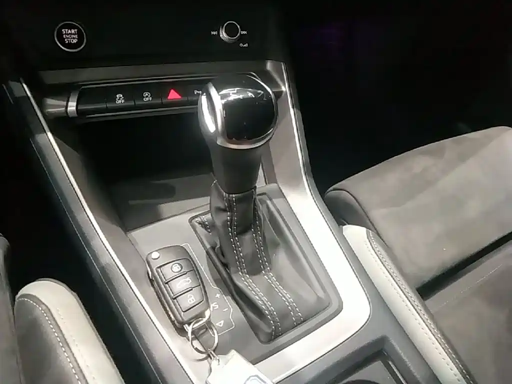 Audi Q3 2023 — фото 14