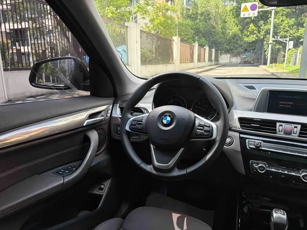 BMW X1 2017 — фото 15