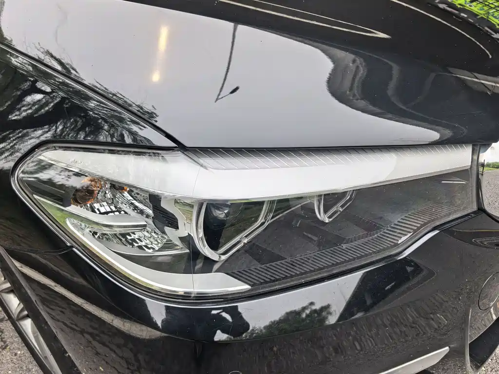 BMW 5 Series 2019 — фото 18