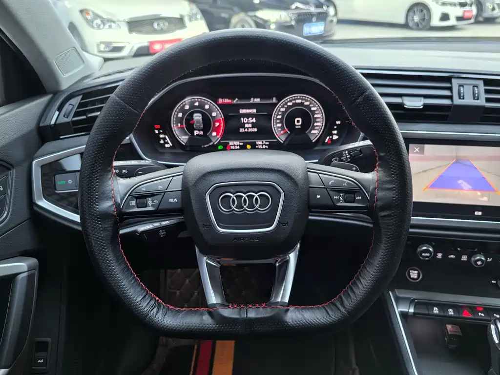 Audi Q3 2022 — фото 11