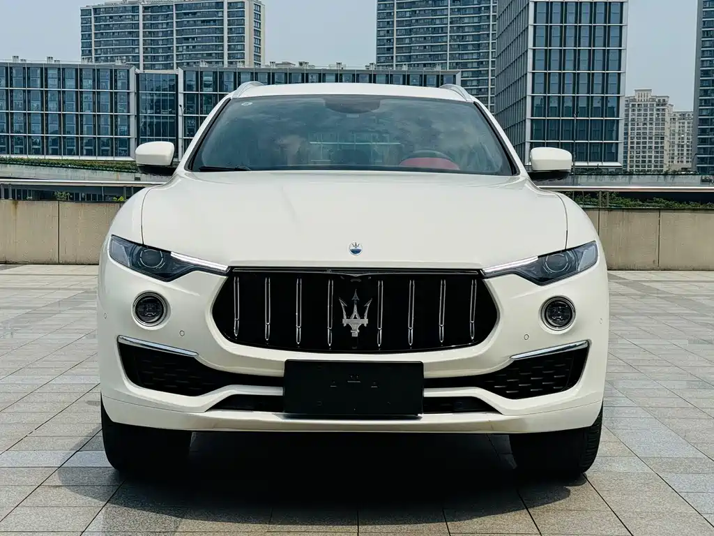 Maserati Levante 2023 — фото 2