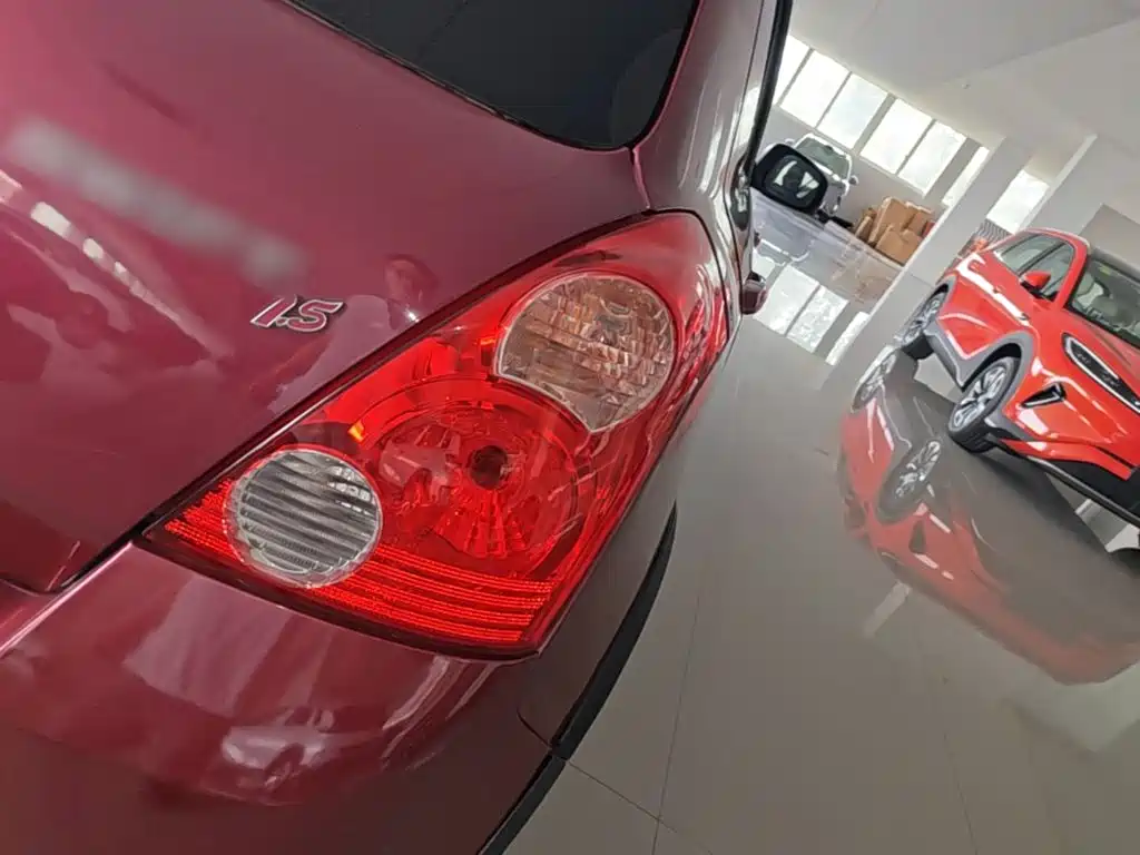 Suzuki Swift 2015 — фото 8