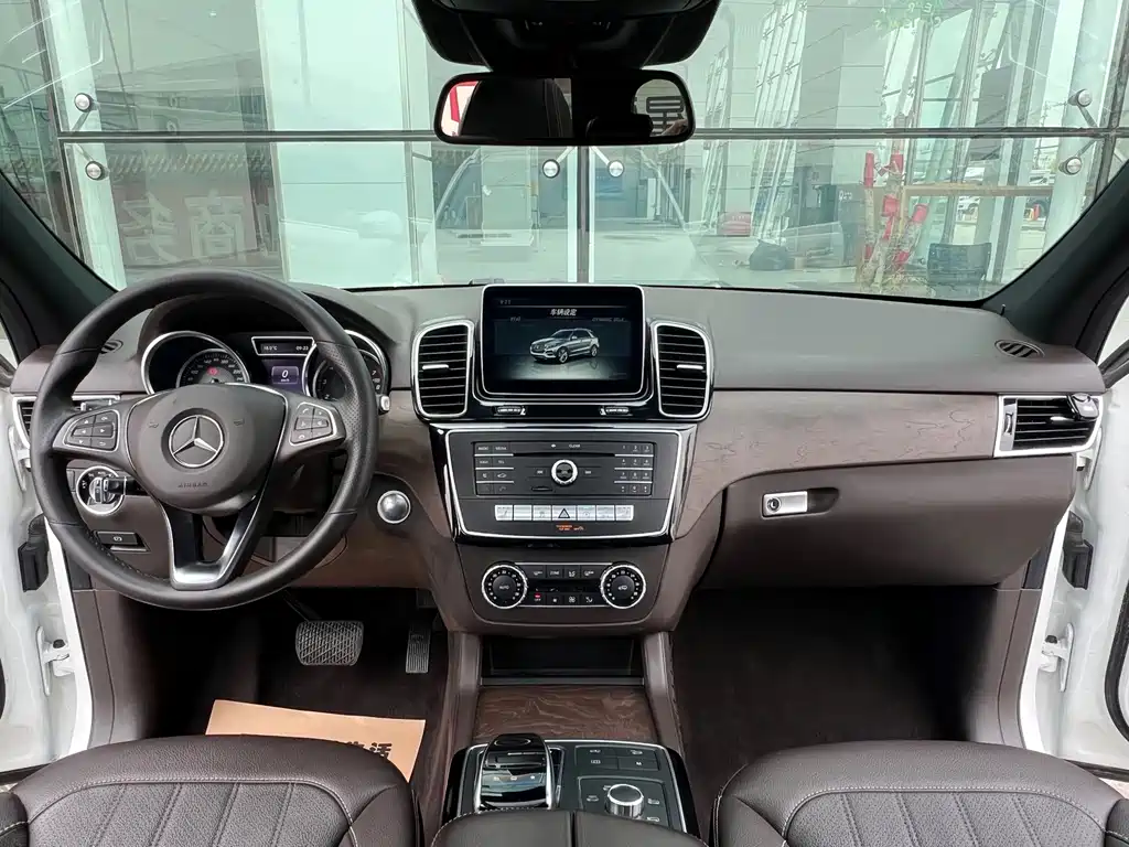 Mercedes-Benz GLE 2016 — фото 12