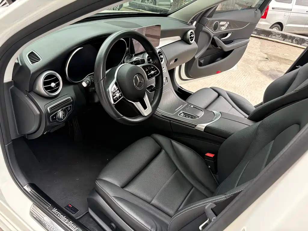 Mercedes-Benz C-Class 2021 — фото 11