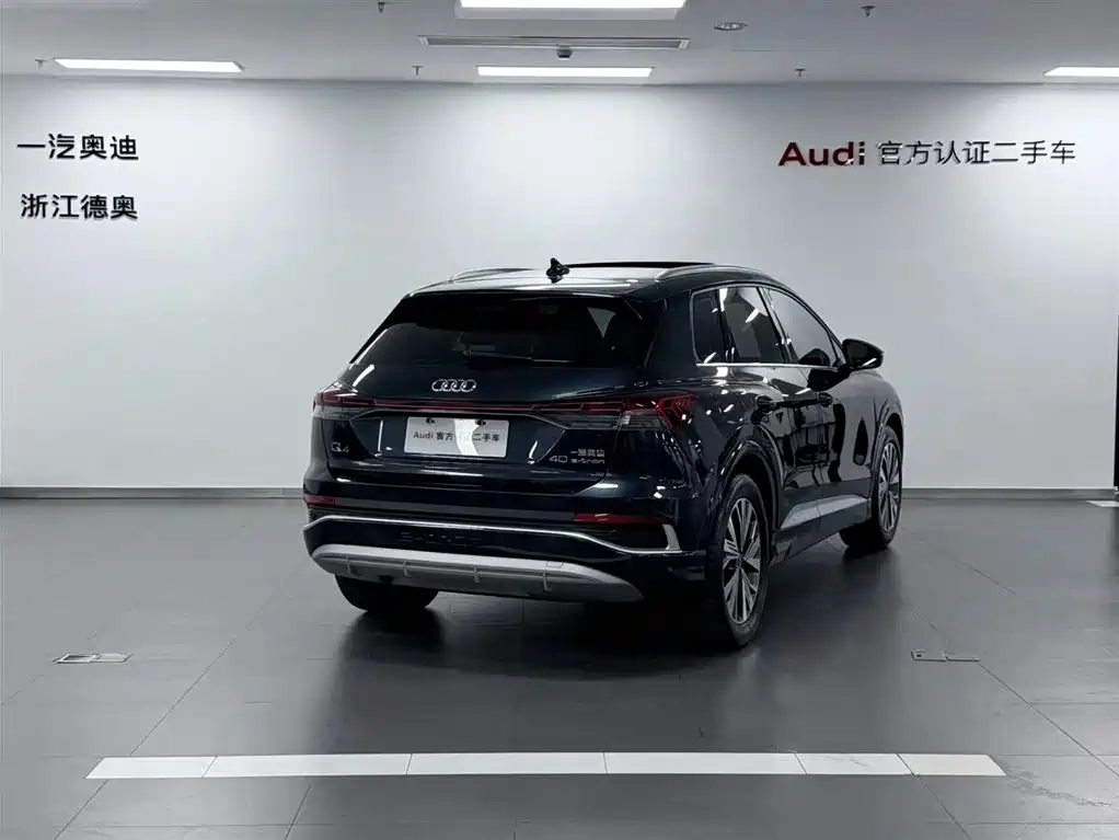 Audi Q4 e-tron 2025 — фото 4