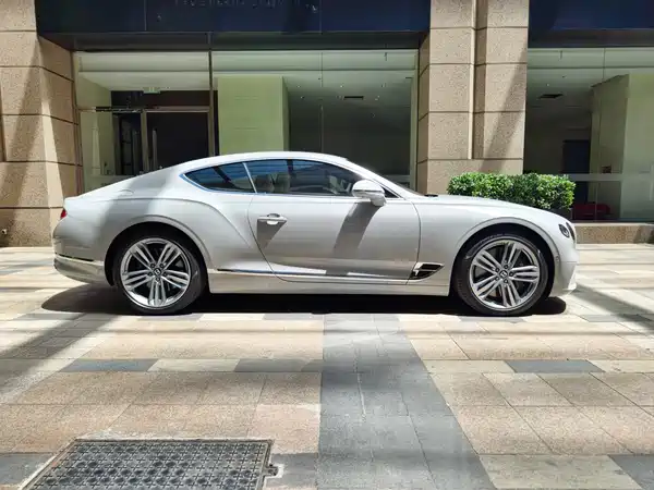 Bentley Continental 2023