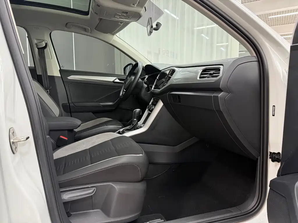 Volkswagen T-Roc 2023