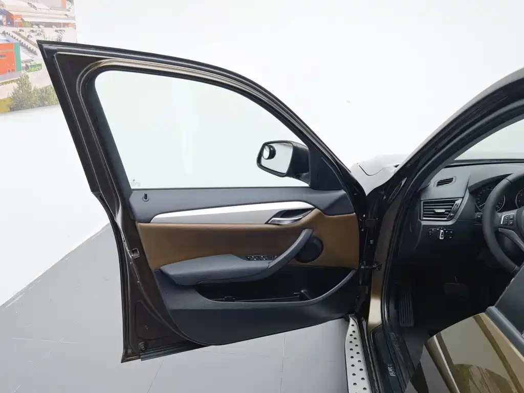 BMW X1 2015 — фото 8
