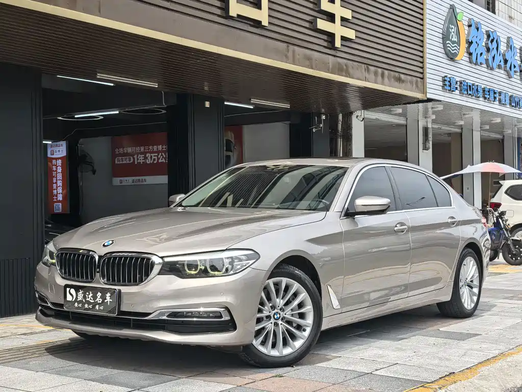 BMW 5 Series 2019 — фото 1