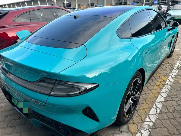 Xiaomi SU7 2024