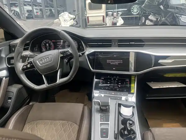Audi A7L 2023