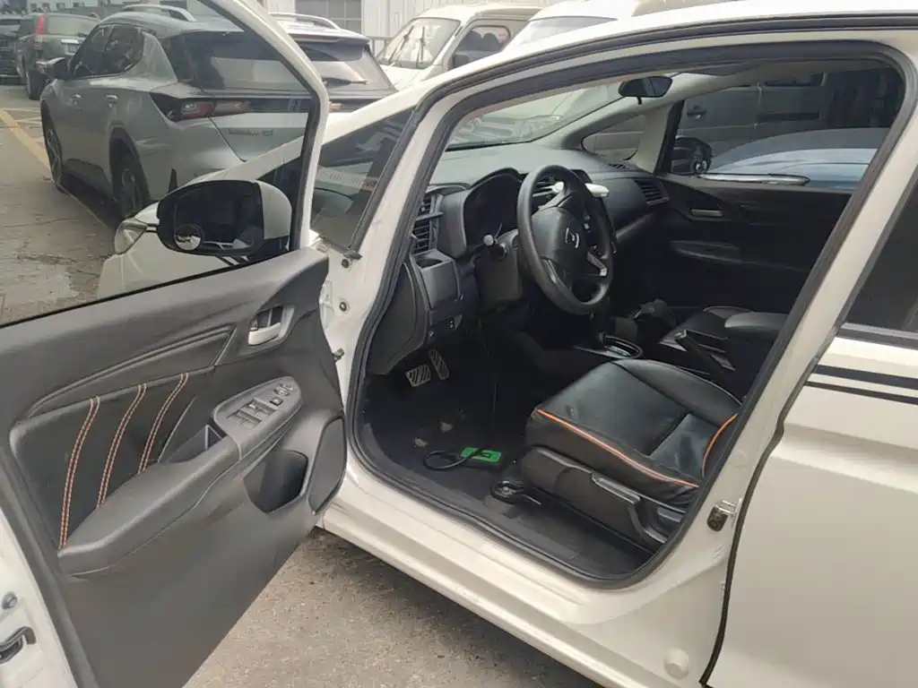 Honda Fit 2015 — фото 16