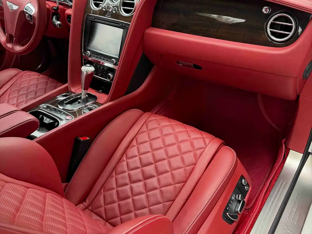 Bentley Continental 2017 — фото 11